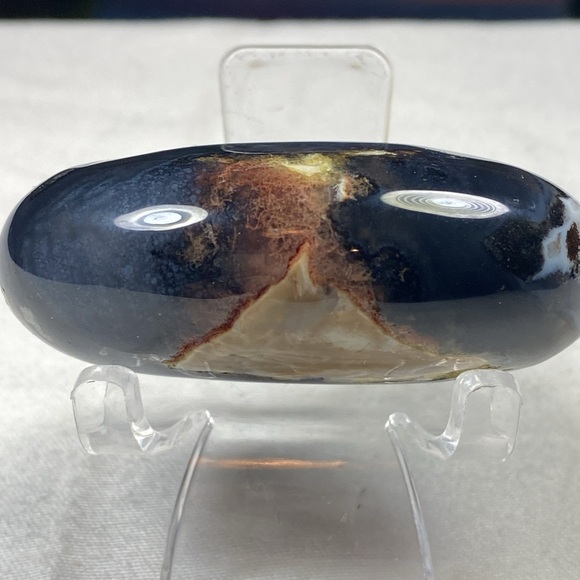 Volcano Agate Palmstone - Picture 4 of 5